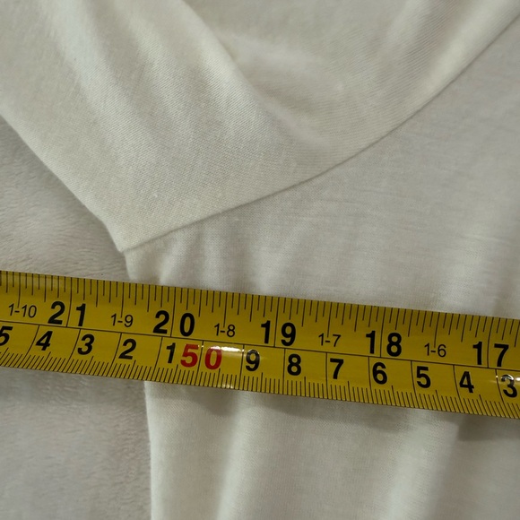 Ann Taylor Womens Large Ivory LS Ruffle Neckline Top Blouse Rayon Cotton L E56 - Picture 3 of 5